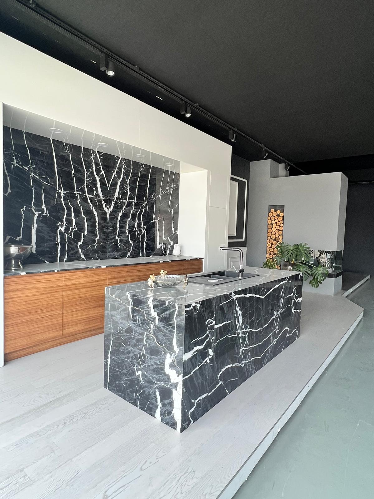 KRK Showroom — Foto 2